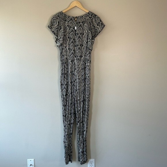 Anthropologie Zadie Black and White Tropical Patterned Satin Jumpsuit Size 2 - Picture 11 of 12